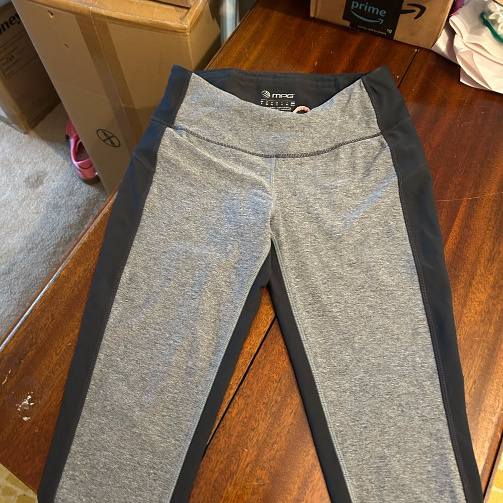 MPG Women's Two-Tone Capris in Gray and Black